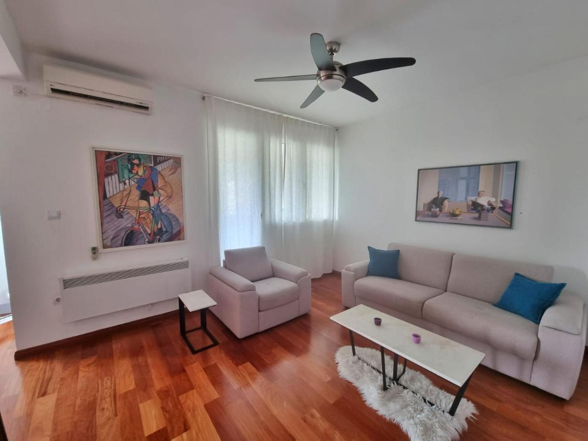 Baby Blue Apartments 巴尔 外观 照片